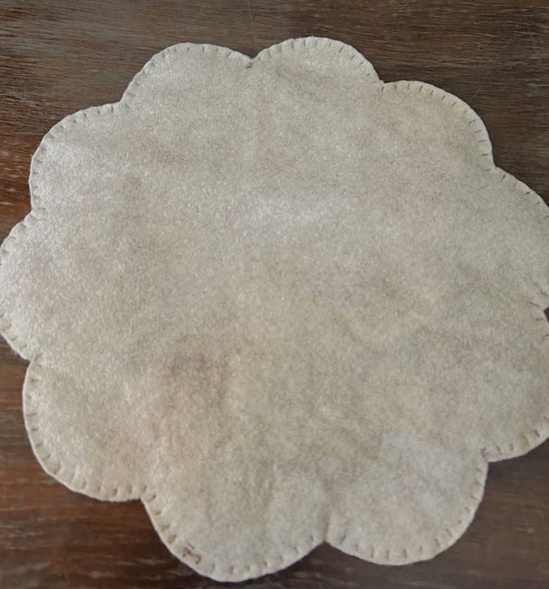 Handmade Wool Applique Daisy Candle Mat | Primitive Summer Decor
