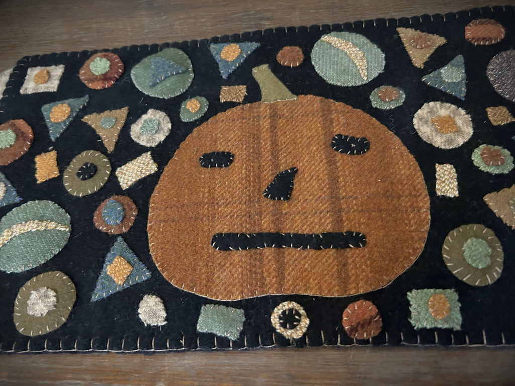 Primitive Confetti Jack Wool Applique Halloween Table Runner