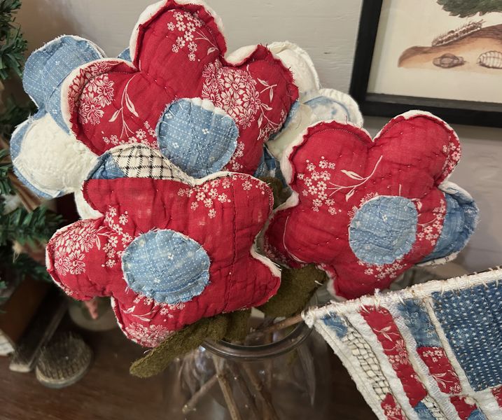 Primitive set of 5 Antique Quilt Flowers with Grain Sack Flag | Primitive Patriotic Decor