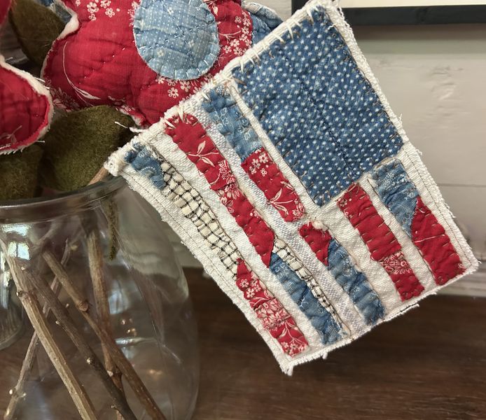 Primitive set of 5 Antique Quilt Flowers with Grain Sack Flag | Primitive Patriotic Decor